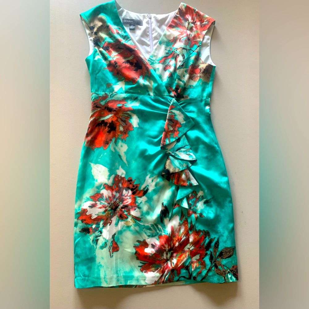 Donna Ricco Sleeveless Floral Dress